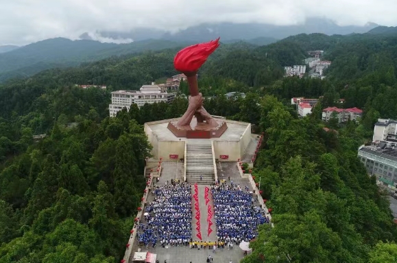井冈山8天接待5000余名学子，沉浸式红色研学体验革命精神传承